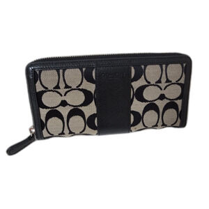 Coach Signature Accordion Continental Wallet